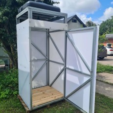 Zahradní sprcha kabinková s nádrží 150L